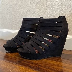 Madden Girl 💌 Free Shipping Black Wedges w. All Over Strap & Zipper Back size 8